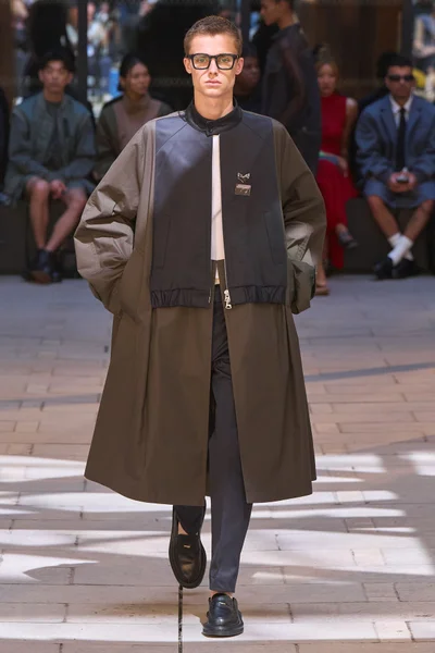 Look 61